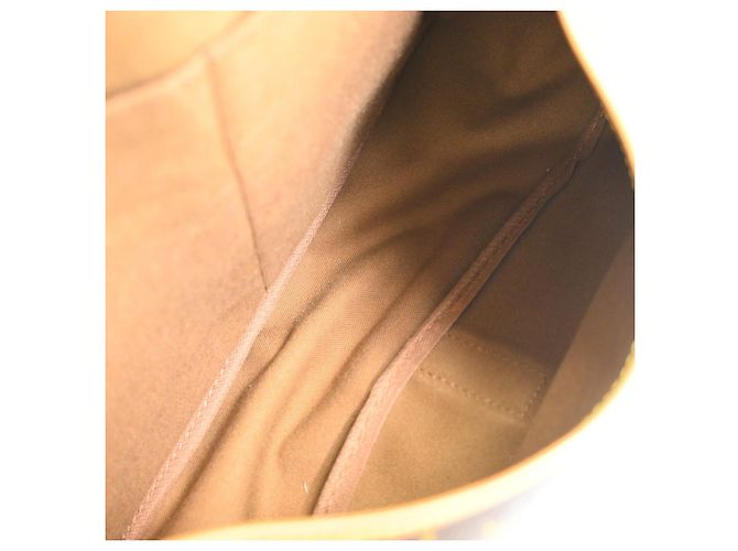 Louis Vuitton Saumur Monogram Canvas 35 Marrone - vista 3