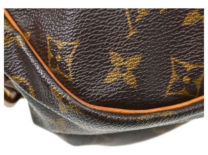 Louis Vuitton Saumur Monogram Canvas 35 Marrone - vista 7