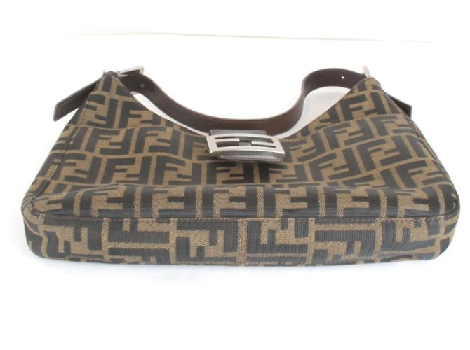 Fendi Zucca Canvas Schultertasche in Khaki - Ansicht 5