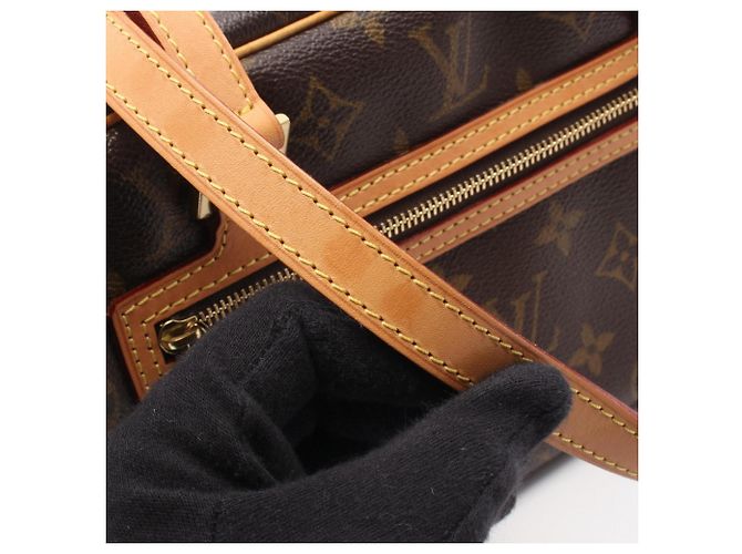 Borsa a Spalla Louis Vuitton Cite MM Monogram Marrone Monogramma - vista 10