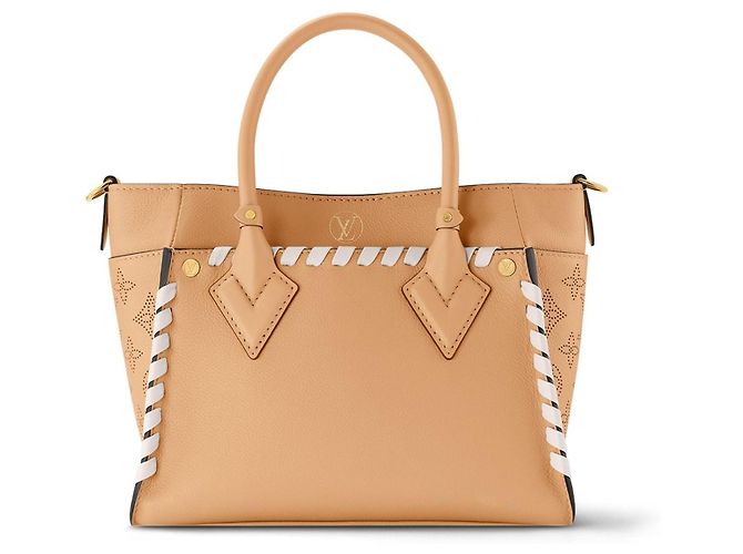 Borsa Louis Vuitton On My Side in pelle beige - vista 3