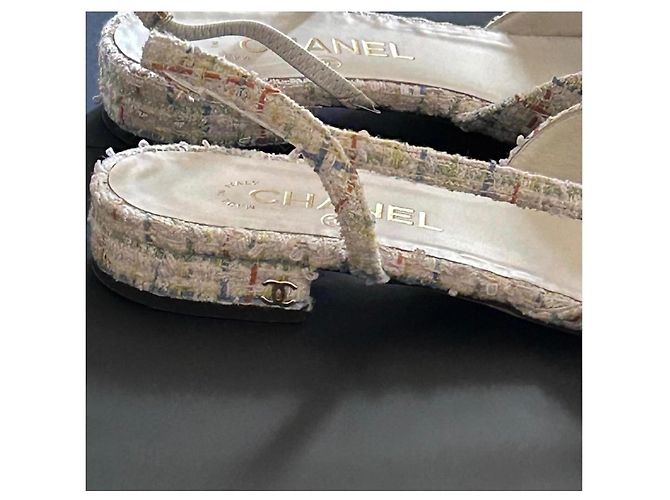 Chanel Ballerine Slingback in Tweed Multicolore Nero Bianco - vista 3