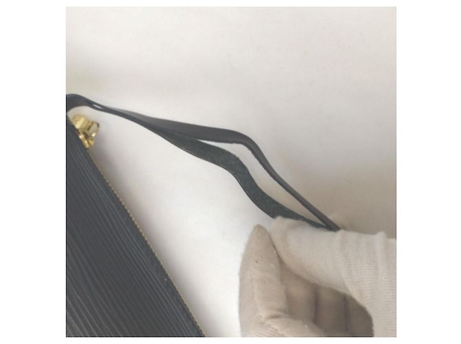 Borsa Louis Vuitton Soufflot Nero - vista 16
