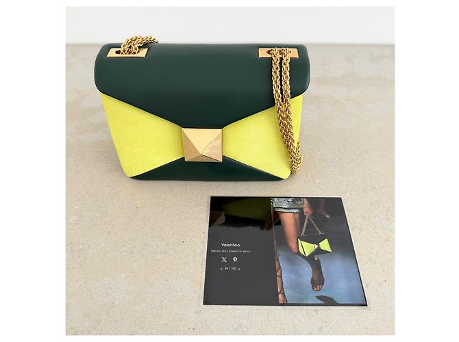Borsa Valentino Garavani One Stud Medium – Runway Primavera 2022 – Smeraldo e Chartreuse Verde Giallo - vista 17