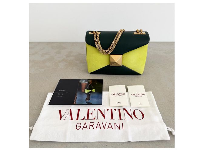 Borsa Valentino Garavani One Stud Medium – Runway Primavera 2022 – Smeraldo e Chartreuse Verde Giallo - vista 3