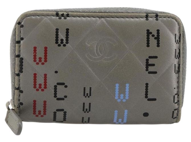 CHANEL Matelasse Typography Münzbeutel aus Lammleder Grau Silber CC Authentisch 184786A Braun - Ansicht 13