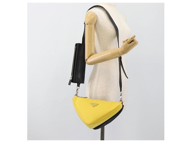 Borsa a Spalla PRADA Triangle in Pelle Nera e Gialla Auth ka4743SM Nero Giallo - vista 33