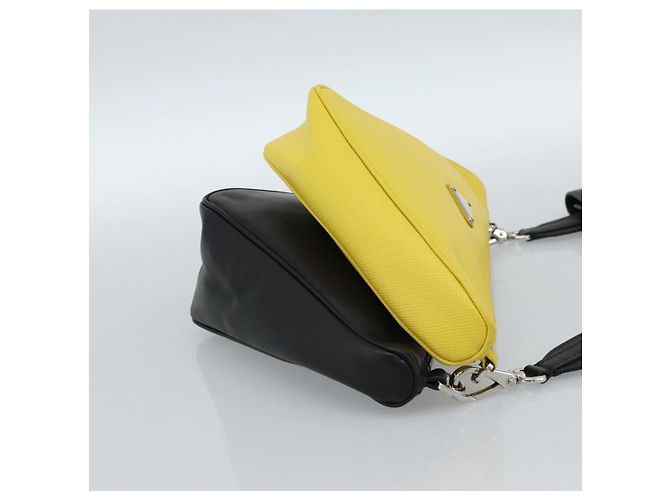 Borsa a Spalla PRADA Triangle in Pelle Nera e Gialla Auth ka4743SM Nero Giallo - vista 4