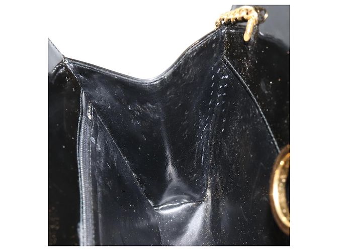 Sac à chaîne Gancini Salvatore Ferragamo en cuir verni noir et or Auth 184797 Doré - vue 21