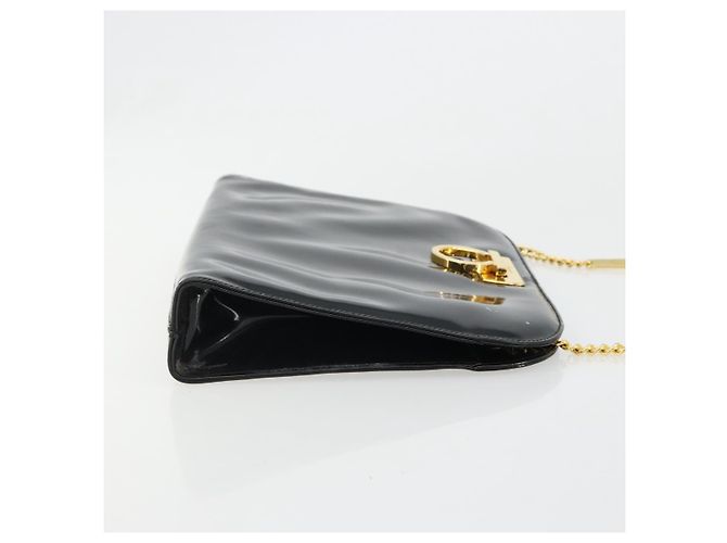 Sac à chaîne Gancini Salvatore Ferragamo en cuir verni noir et or Auth 184797 Doré - vue 4