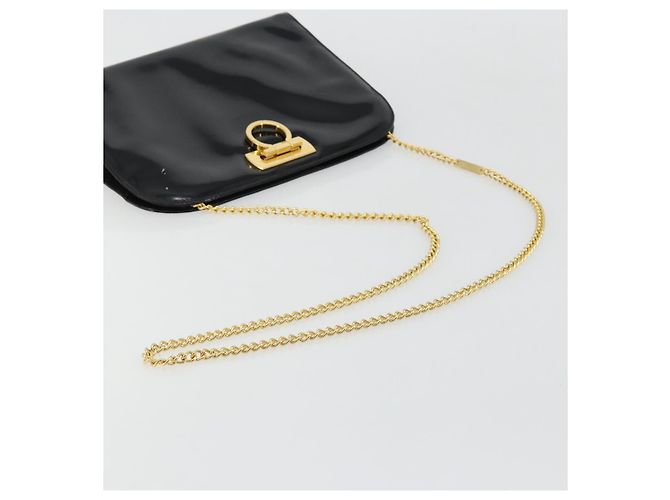 Sac à chaîne Gancini Salvatore Ferragamo en cuir verni noir et or Auth 184797 Doré - vue 8