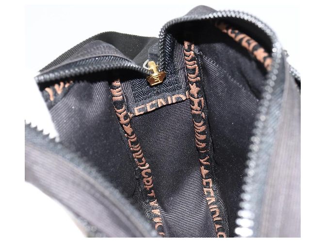 Borsa a tracolla FENDI Canvas Black Gold Auth 183392 Nero D'oro - vista 19