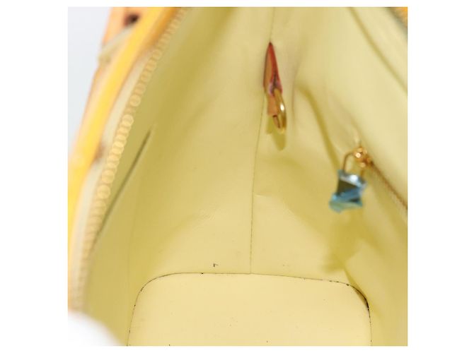 LOUIS VUITTON Bolso Monogram Vernis Houston Lime Yellow M91055 LV Auth 184778 Dorado - vista 22