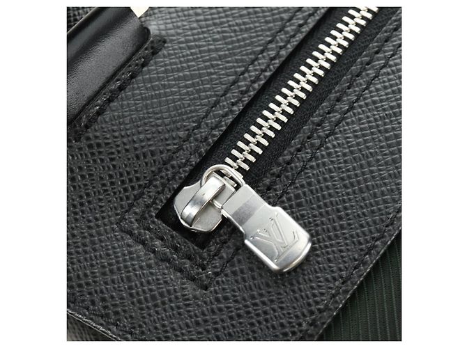 LOUIS VUITTON Taiga Saratov GM Shoulder Bag Ardoise M30882 LV Auth am11814V Grigio - vista 23