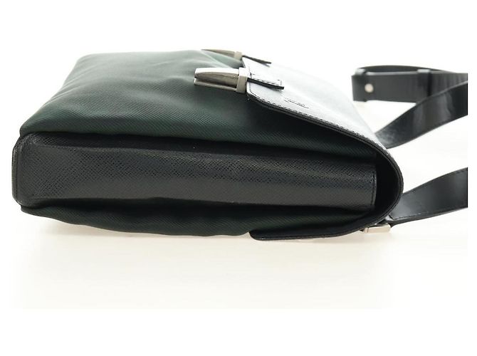 LOUIS VUITTON Taiga Saratov GM Shoulder Bag Ardoise M30882 LV Auth am11814V Grigio - vista 4