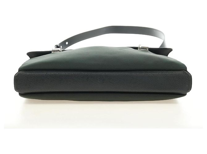 LOUIS VUITTON Taiga Saratov GM Shoulder Bag Ardoise M30882 LV Auth am11814V Grigio - vista 5
