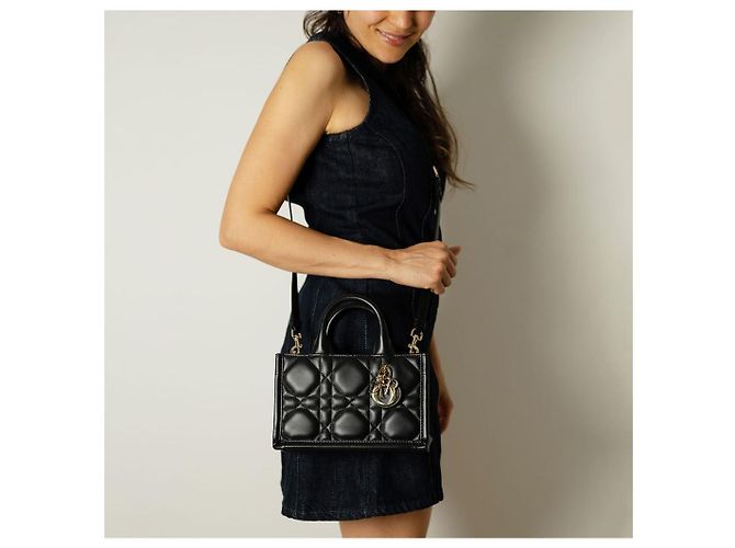 Dior Mini Book Tote in pelle Macrocannage Borsa a mano Nera Nero - vista 2