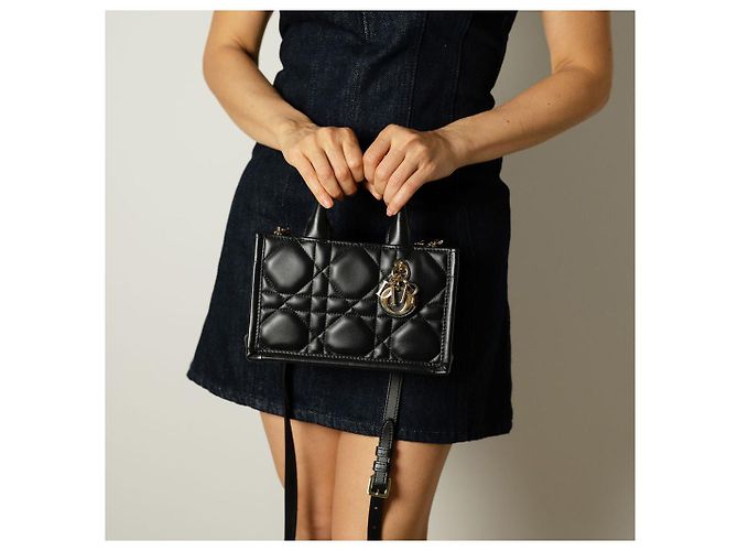 Dior Mini Book Tote in pelle Macrocannage Borsa a mano Nera Nero - vista 3