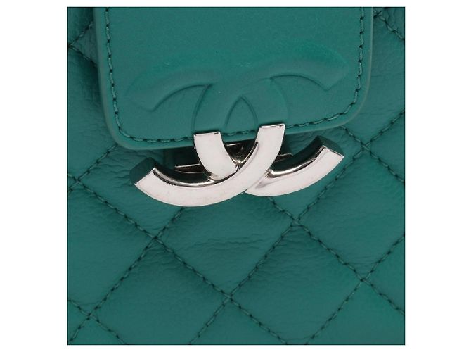 Bolso de hombro Chanel Matelassé Half Coco Verde - vista 7