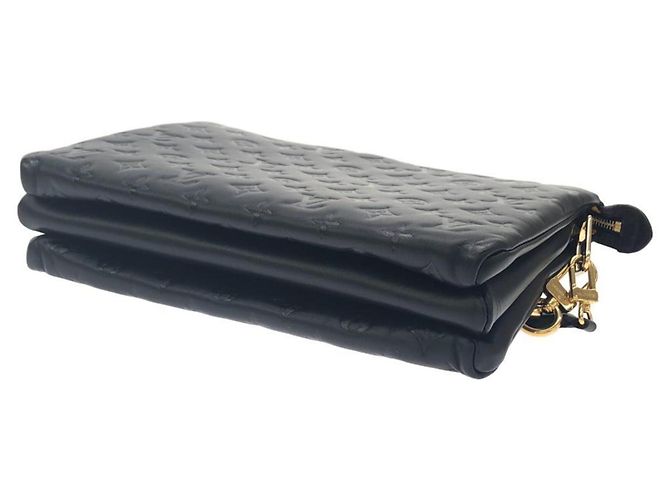 Borsa a Spalla Louis Vuitton Monogram Coussin MM M57783 Nero - vista 3