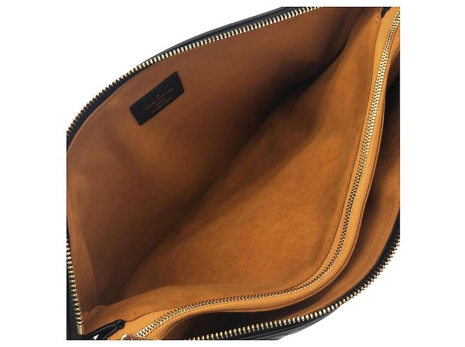 Borsa a Spalla Louis Vuitton Monogram Coussin MM M57783 Nero - vista 7