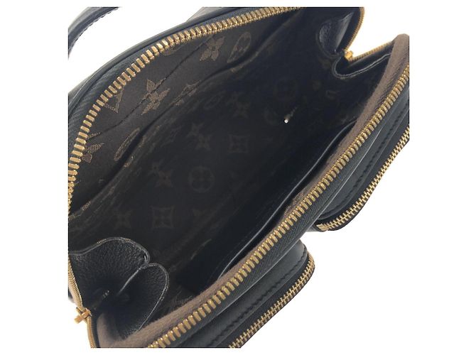 Borsa a tracolla Louis Vuitton Utility Crossbody Nero - vista 7