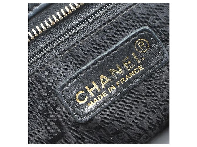 Chanel Chocolate Bar CC Tote aus gestepptem Leder Small Schwarz - Ansicht 6