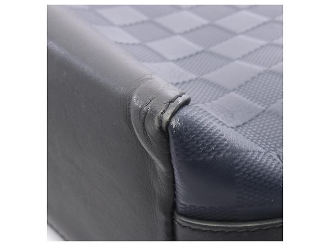 Borsa Louis Vuitton Discovery Messenger PM Nero Blu navy - vista 10