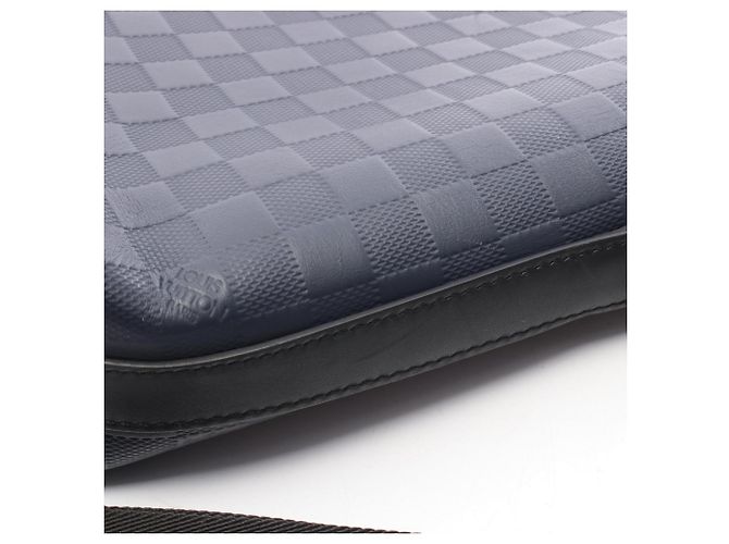 Borsa Louis Vuitton Discovery Messenger PM Nero Blu navy - vista 11