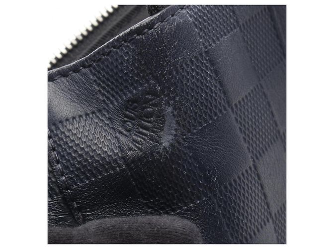 Borsa Louis Vuitton Discovery Messenger PM Nero Blu navy - vista 8