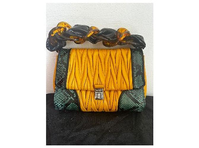 Miu Miu Borsa in pelle gialla e pitone Nero Verde Giallo - vista 15