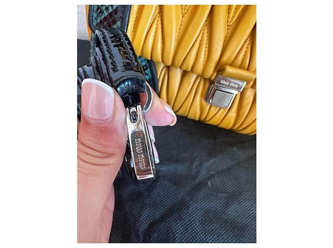 Miu Miu Borsa in pelle gialla e pitone Nero Verde Giallo - vista 2