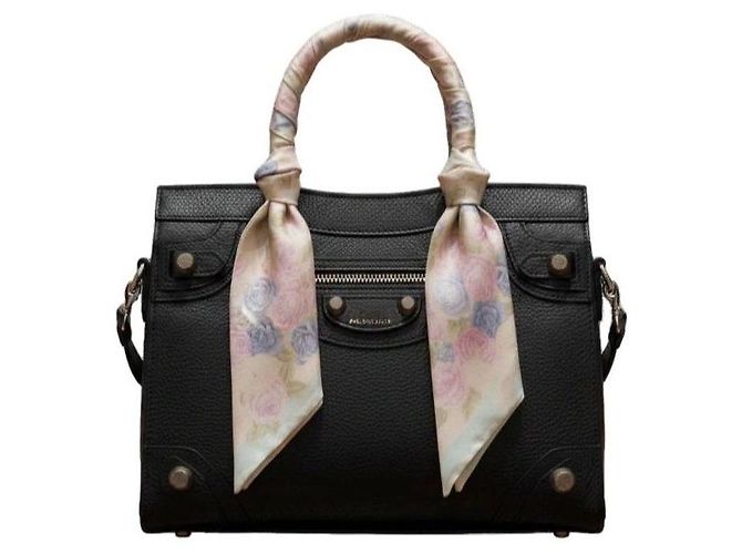 Balenciaga Seidenschal mit Blumenprint Pink Weiß Blau Hellgrün - Ansicht 5