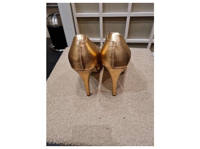 Autre Marque San Marina Goldene Leder-Pumps - Ansicht 4