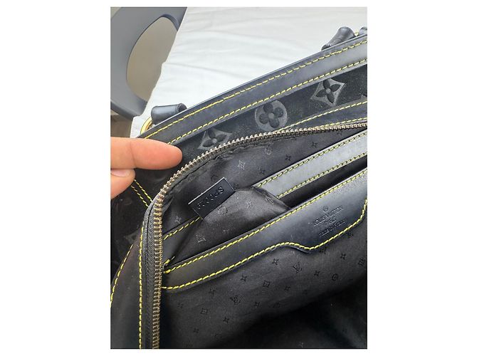 Alma Borsa Le Radieux in scamosciato e pelle Monogram Louis Vuitton Nero - vista 14