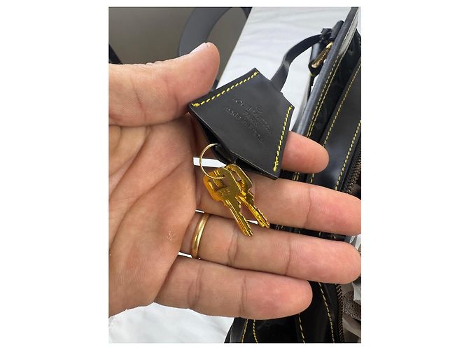 Alma Borsa Le Radieux in scamosciato e pelle Monogram Louis Vuitton Nero - vista 18