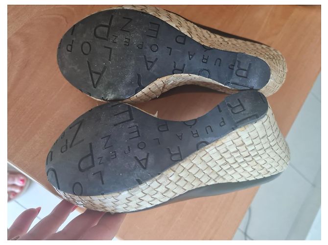 Pura Lopez Décolleté con zeppa a punta aperta in pelle nera Nero - vista 3