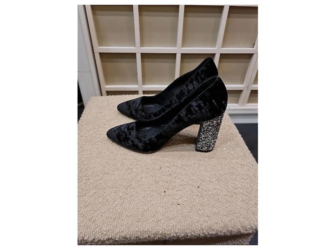 Autre Marque Angel Alarcón Samt Pumps Schwarz mit silbernen Pailletten - Ansicht 3