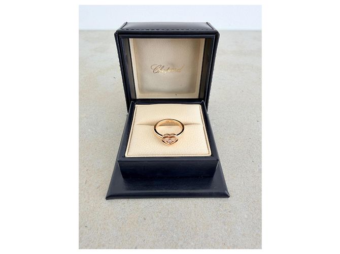 Chopard Anello Happy Diamonds Icons in Oro Rosa D'oro - vista 10