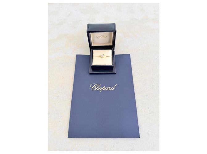 Chopard Anello Happy Diamonds Icons in Oro Rosa D'oro - vista 3