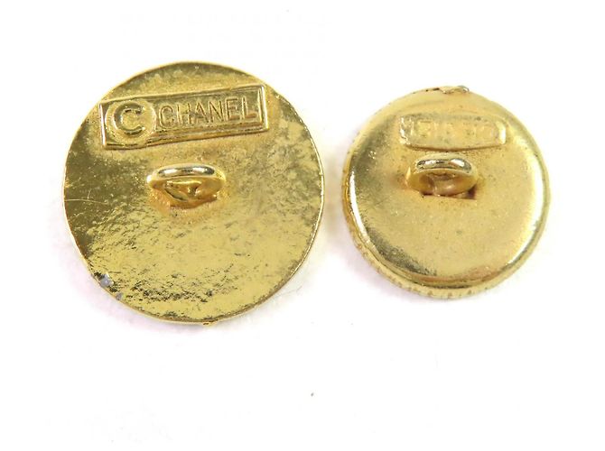 Timeless Chanel COCO Knopf Golden - vista 4