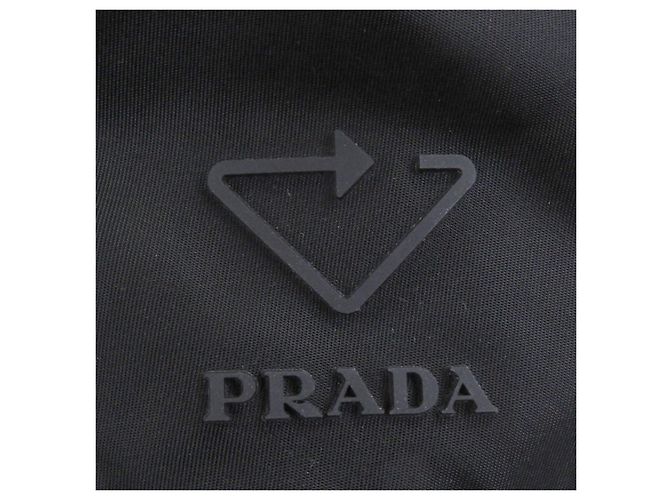 Cappello in Re-Nylon con logo triangolo Prada Nero - vista 5