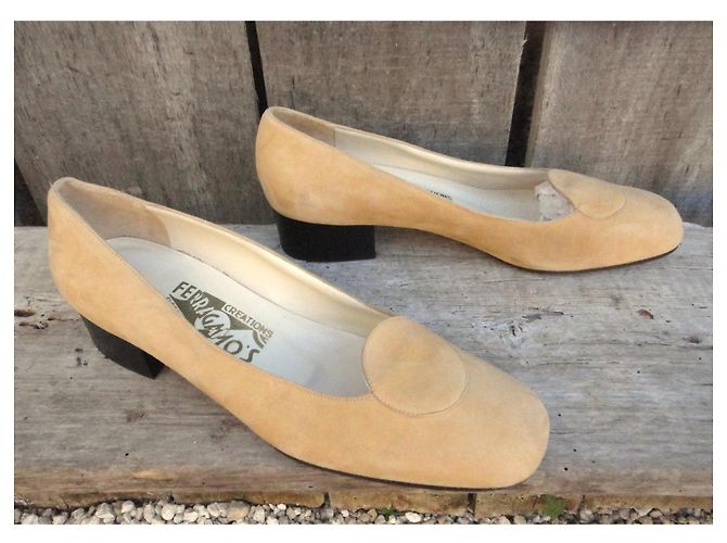 Salvatore Ferragamo Décolleté in pelle scamosciata Archive - vista 2