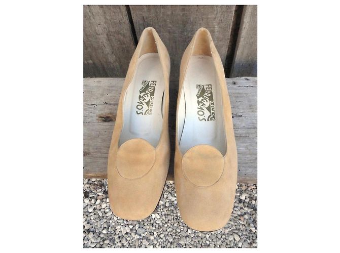 Salvatore Ferragamo Décolleté in pelle scamosciata Archive - vista 3