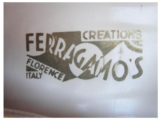 Salvatore Ferragamo Décolleté in pelle scamosciata Archive - vista 7