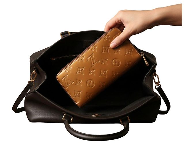 Louis Vuitton Monogram Vernis Zippy Wallet in Brown - view 2