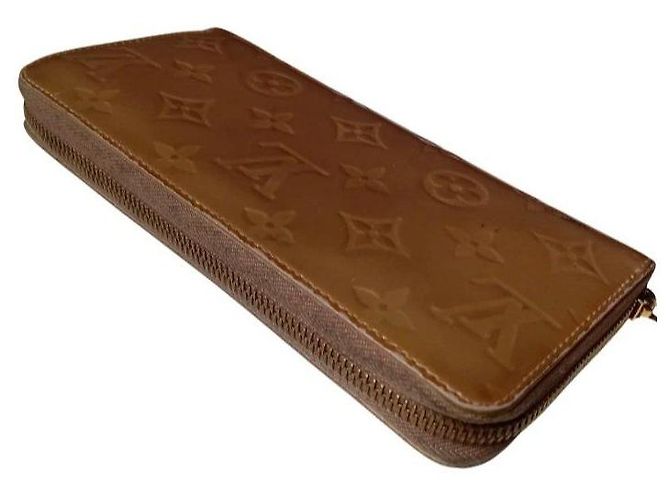 Louis Vuitton Monogram Vernis Zippy Wallet in Brown - view 7