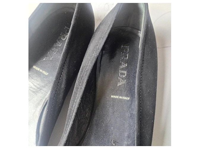 Prada Ballerine Punta in Camoscio Nero - vista 3