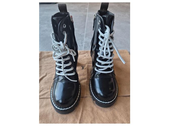 Louis Vuitton Stivaletti stringati in pelle nera Nero - vista 12