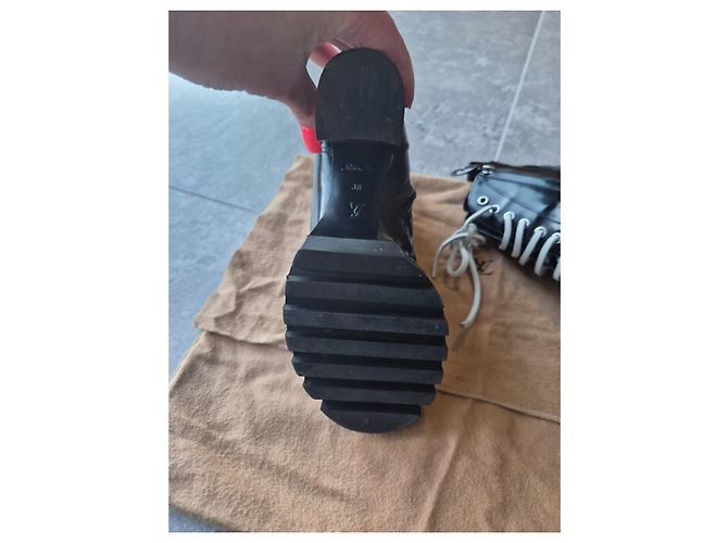 Louis Vuitton Stivaletti stringati in pelle nera Nero - vista 14